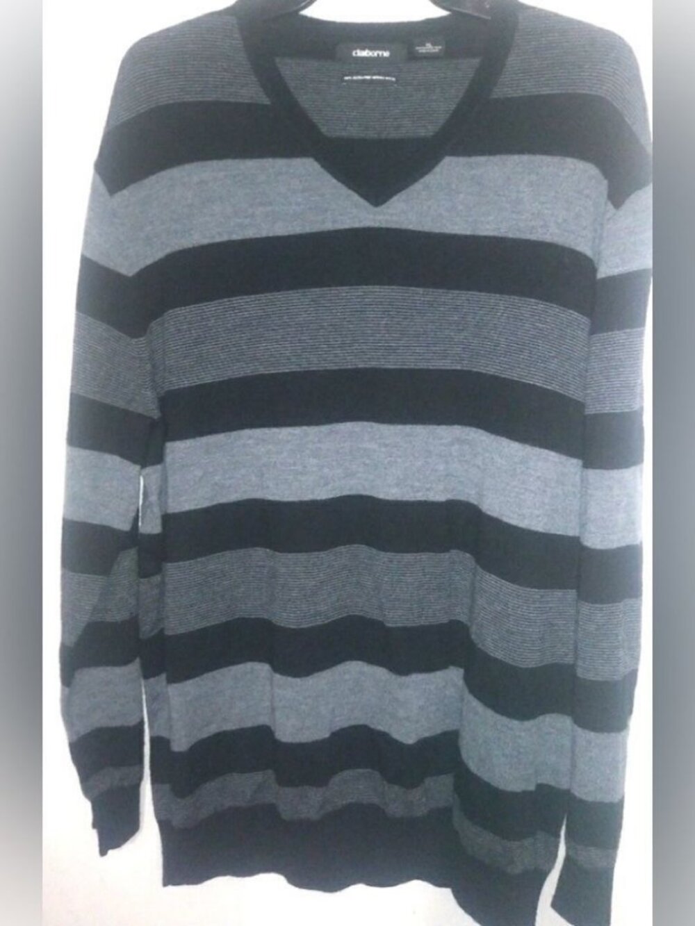 Claiborne XL Men’s Merino Wool Knit V-Neck Gray Black Striped Pullover Sweater